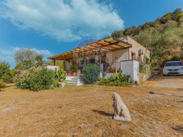 casa indipendente in vendita a Sorso