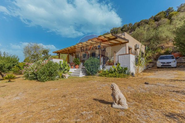 casa indipendente in vendita a Sorso