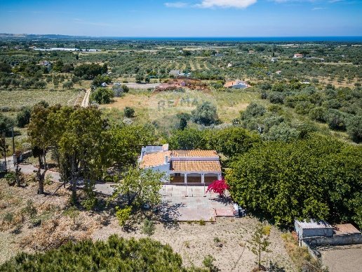 casa indipendente in vendita a Sorso