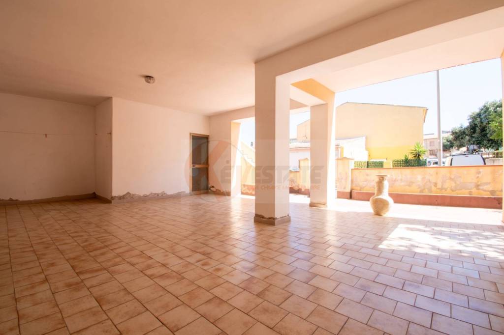 locale commerciale in vendita a Sorso