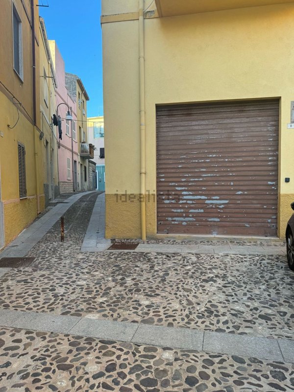 locale di sgombero in vendita a Sorso