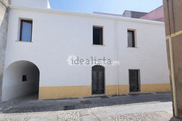 casa indipendente in vendita a Sorso