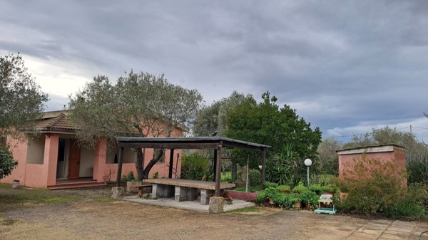 casa indipendente in vendita a Sorso