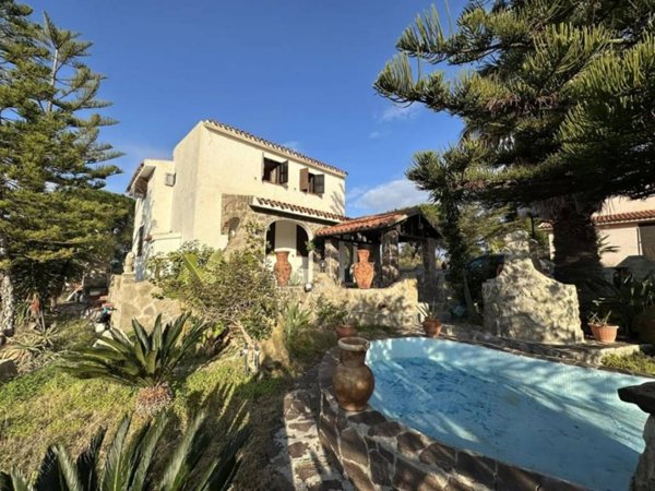 casa indipendente in vendita a Sorso