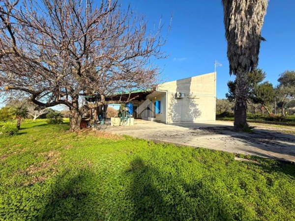 casa indipendente in vendita a Sorso