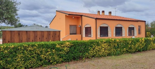 casa indipendente in vendita a Sorso