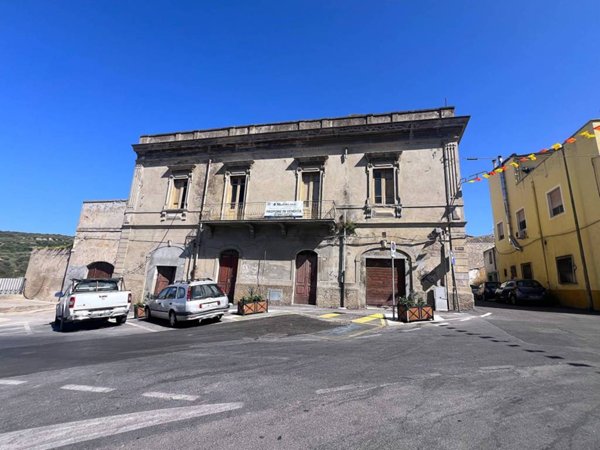 intera palazzina in vendita a Sorso