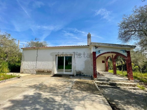 casa indipendente in vendita a Sorso