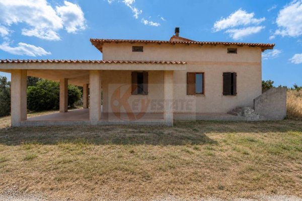 casa indipendente in vendita a Sorso
