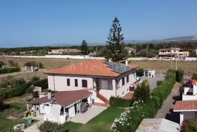 casa indipendente in vendita a Sorso
