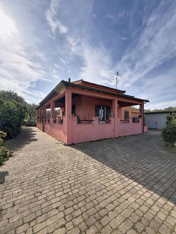 casa indipendente in vendita a Sorso