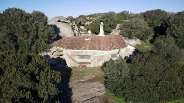 casa indipendente in vendita a Tempio Pausania in zona Bassacutena