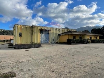 locale di sgombero in vendita a Tempio Pausania