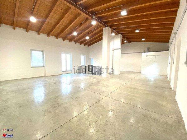 locale commerciale in vendita a Tempio Pausania