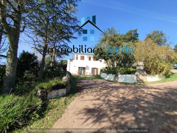 casa indipendente in vendita a Tempio Pausania in zona Bassacutena