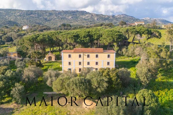 casa indipendente in vendita a Tempio Pausania in zona Bassacutena