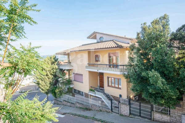 casa indipendente in vendita a Tempio Pausania