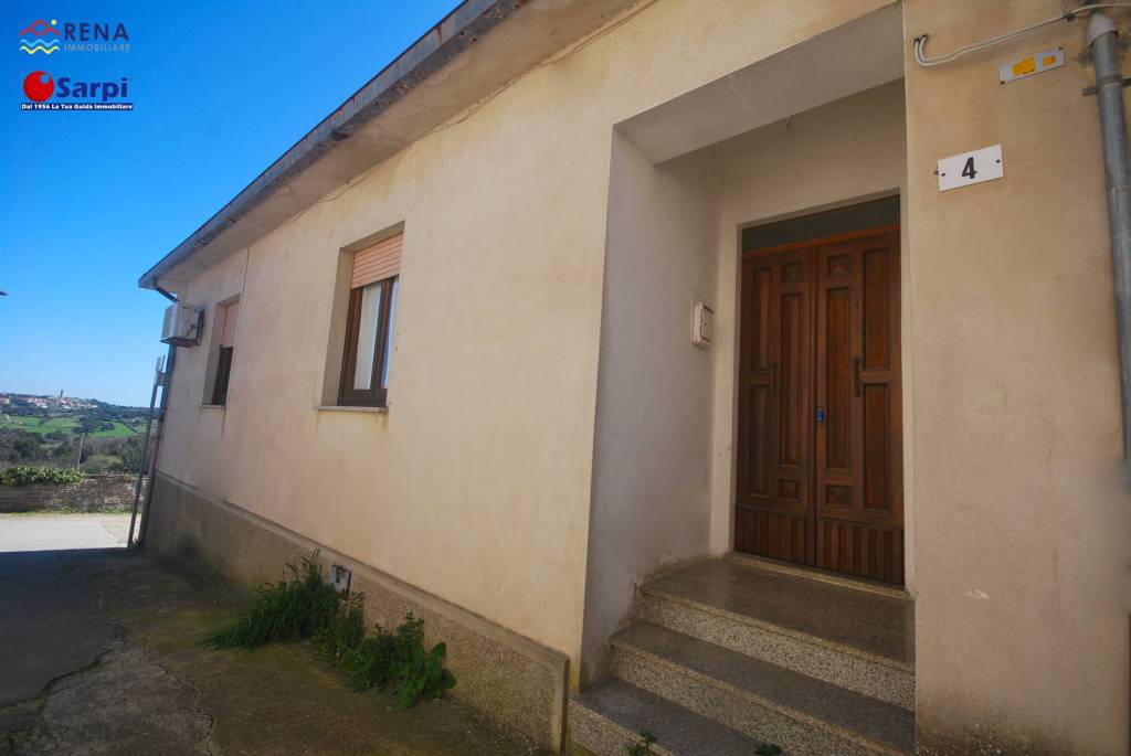 casa indipendente in vendita a Tempio Pausania in zona Nuchis