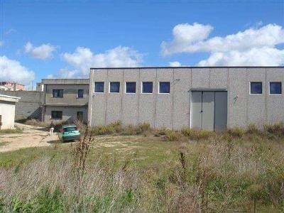 locale commerciale in vendita a Tempio Pausania