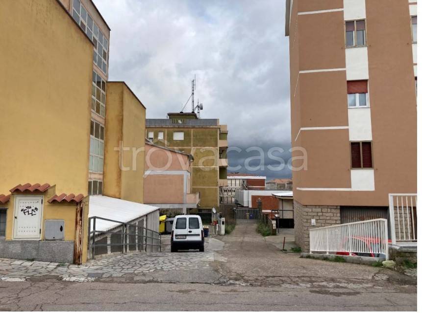 locale di sgombero in vendita a Tempio Pausania