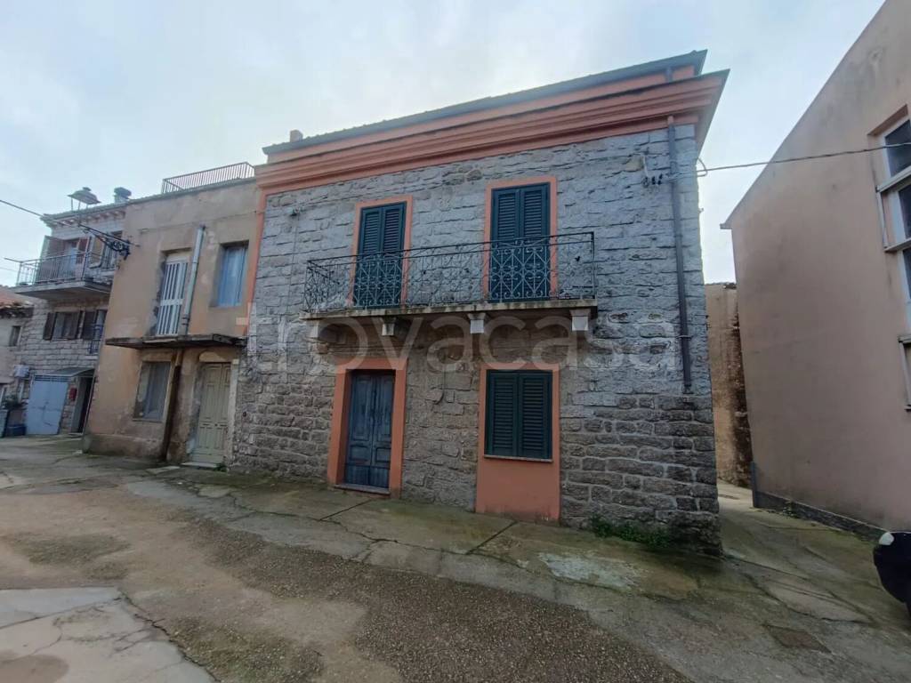 casa indipendente in vendita a Tempio Pausania