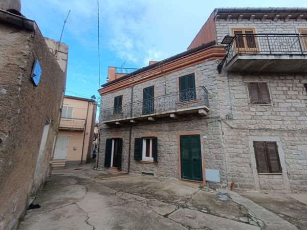 casa indipendente in vendita a Tempio Pausania