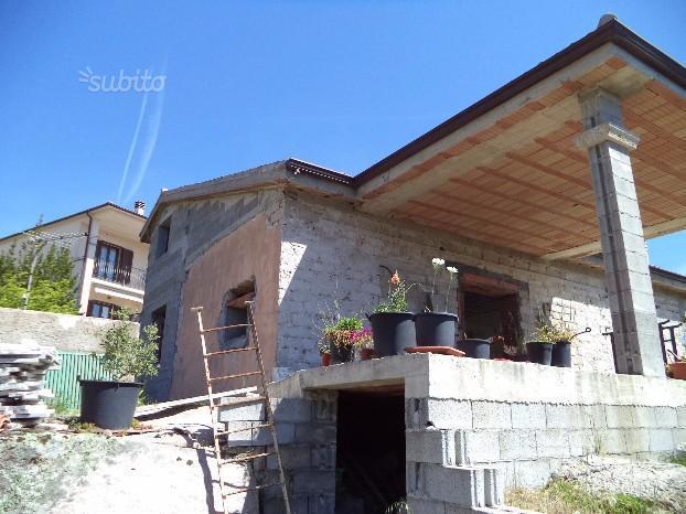 casa indipendente in vendita a Tempio Pausania