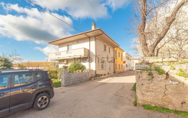 casa indipendente in vendita a Tempio Pausania in zona Bassacutena