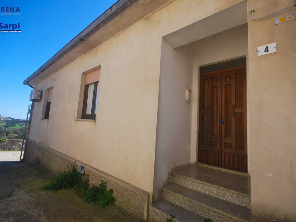 casa indipendente in vendita a Tempio Pausania in zona Nuchis