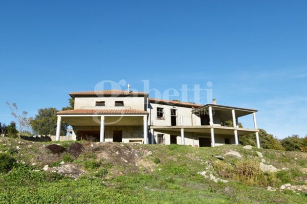 casa indipendente in vendita a Tempio Pausania