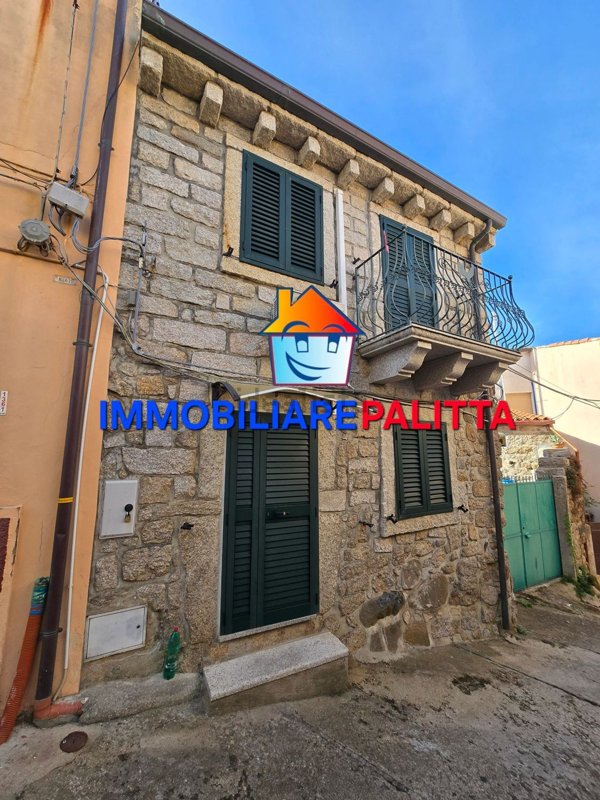 casa indipendente in vendita a Tempio Pausania