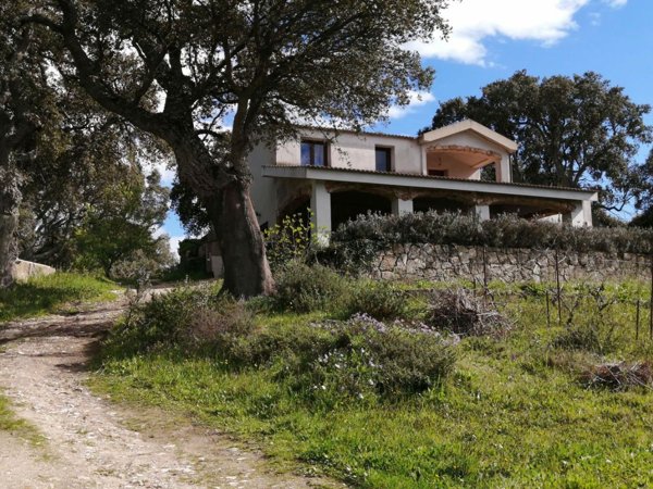 casa indipendente in vendita a Tempio Pausania