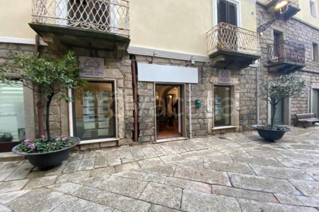 negozio in vendita a Tempio Pausania