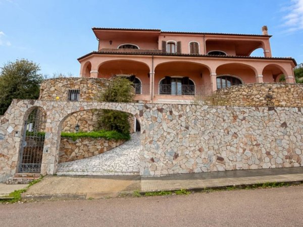 casa indipendente in vendita a Tempio Pausania