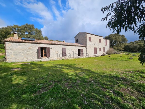 casa indipendente in vendita a Tempio Pausania