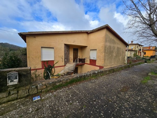 casa indipendente in vendita a Tempio Pausania