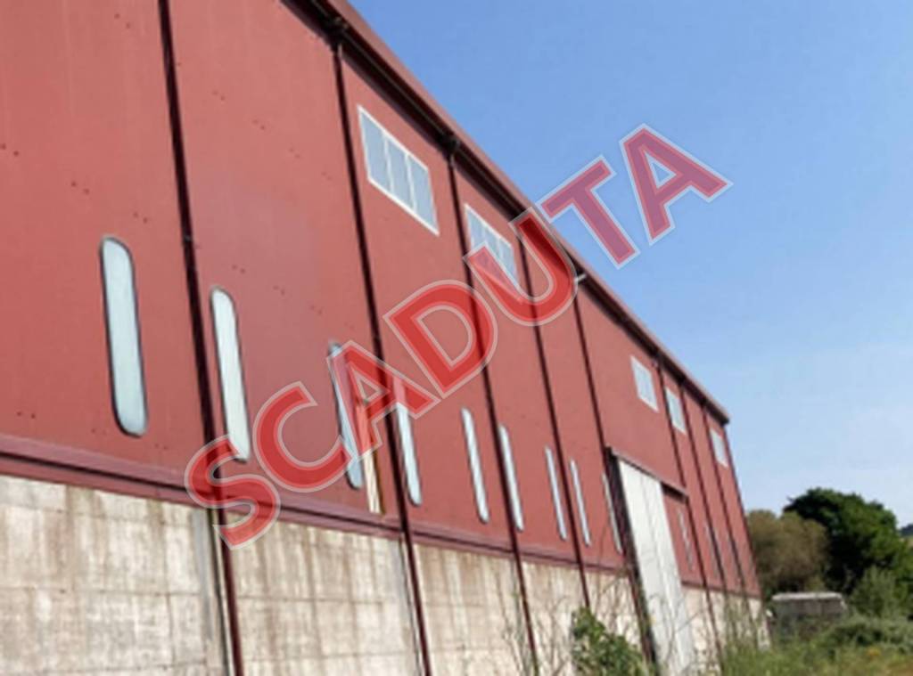 locale commerciale in vendita a Tempio Pausania