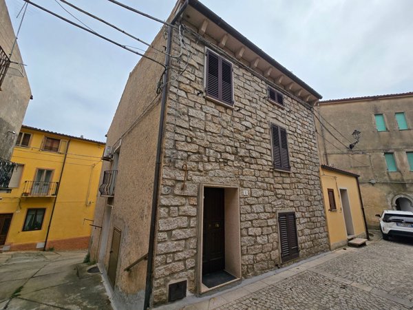 casa indipendente in vendita a Tempio Pausania