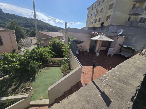 casa indipendente in vendita a Tempio Pausania