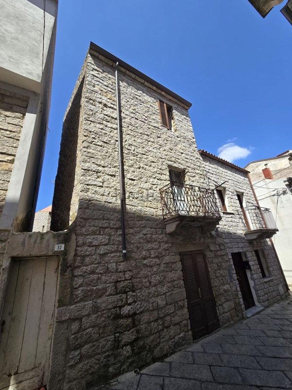 casa indipendente in vendita a Tempio Pausania