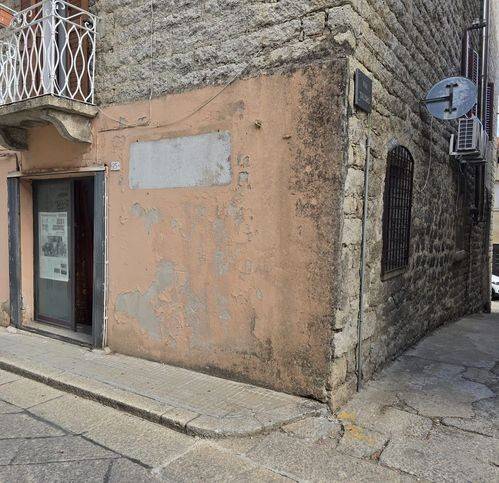 locale commerciale in vendita a Tempio Pausania