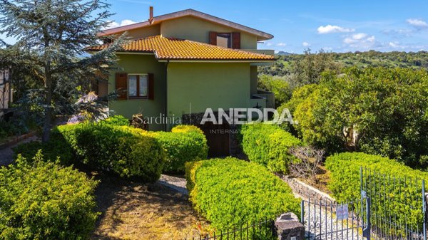 casa indipendente in vendita a Thiesi