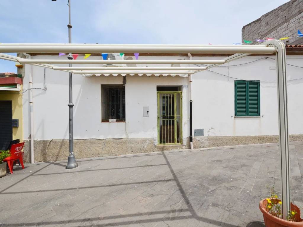 negozio in vendita a Tissi