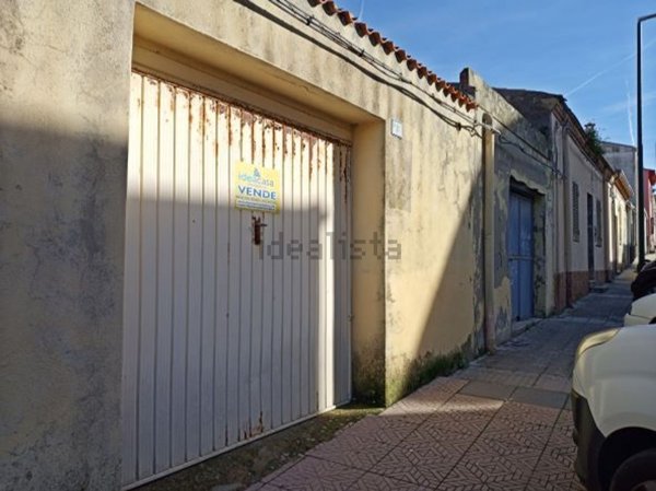 locale di sgombero in vendita a Tissi