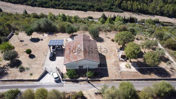 casa indipendente in vendita a Tissi