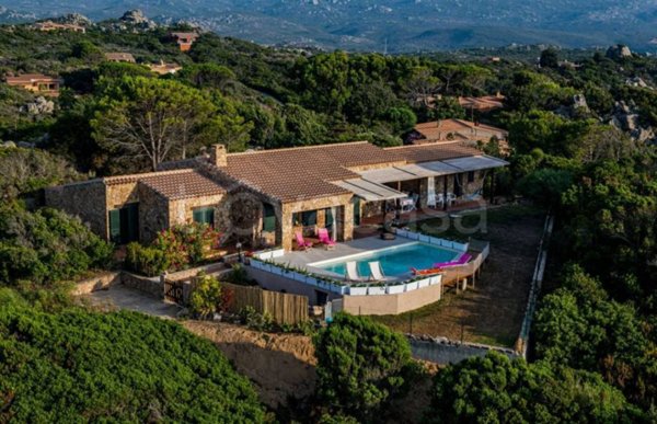 casa indipendente in vendita a Trinità d'Agultu e Vignola in zona Costa Paradiso