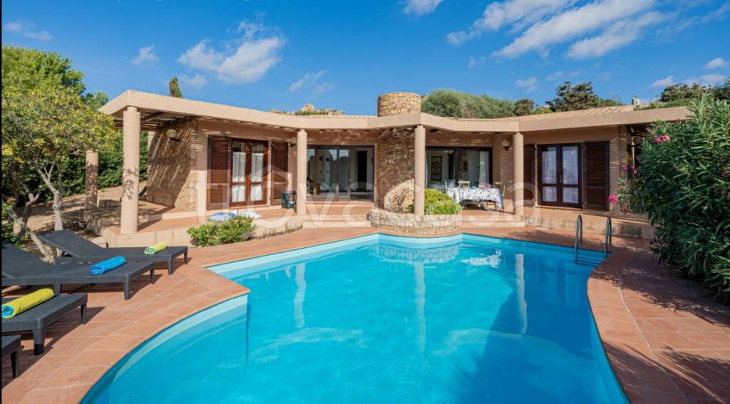 casa indipendente in vendita a Trinità d'Agultu e Vignola in zona Costa Paradiso