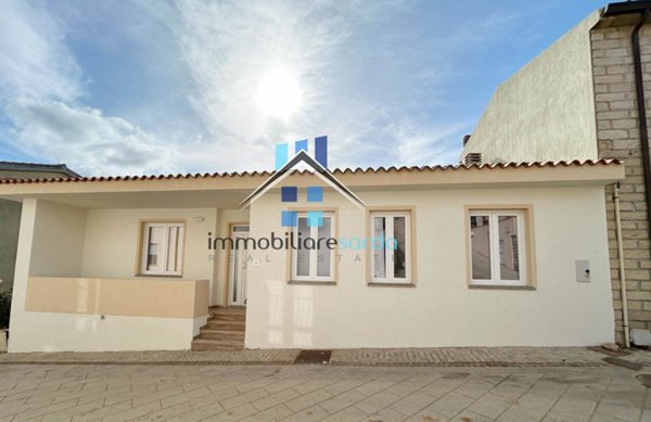 casa indipendente in vendita a Trinità d'Agultu e Vignola