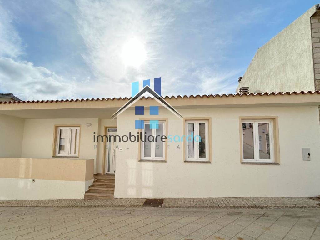 casa indipendente in vendita a Trinità d'Agultu e Vignola