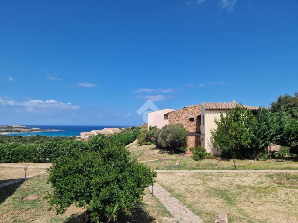 appartamento in vendita a Trinità d'Agultu e Vignola in zona Isola Rossa